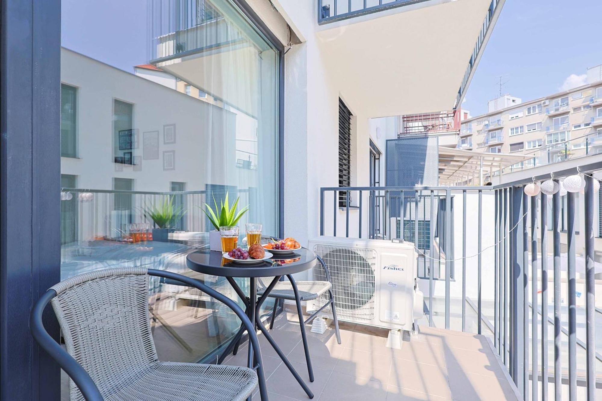 Adamick Place In City Centre With Free Parking Lejlighed Bratislava Eksteriør billede