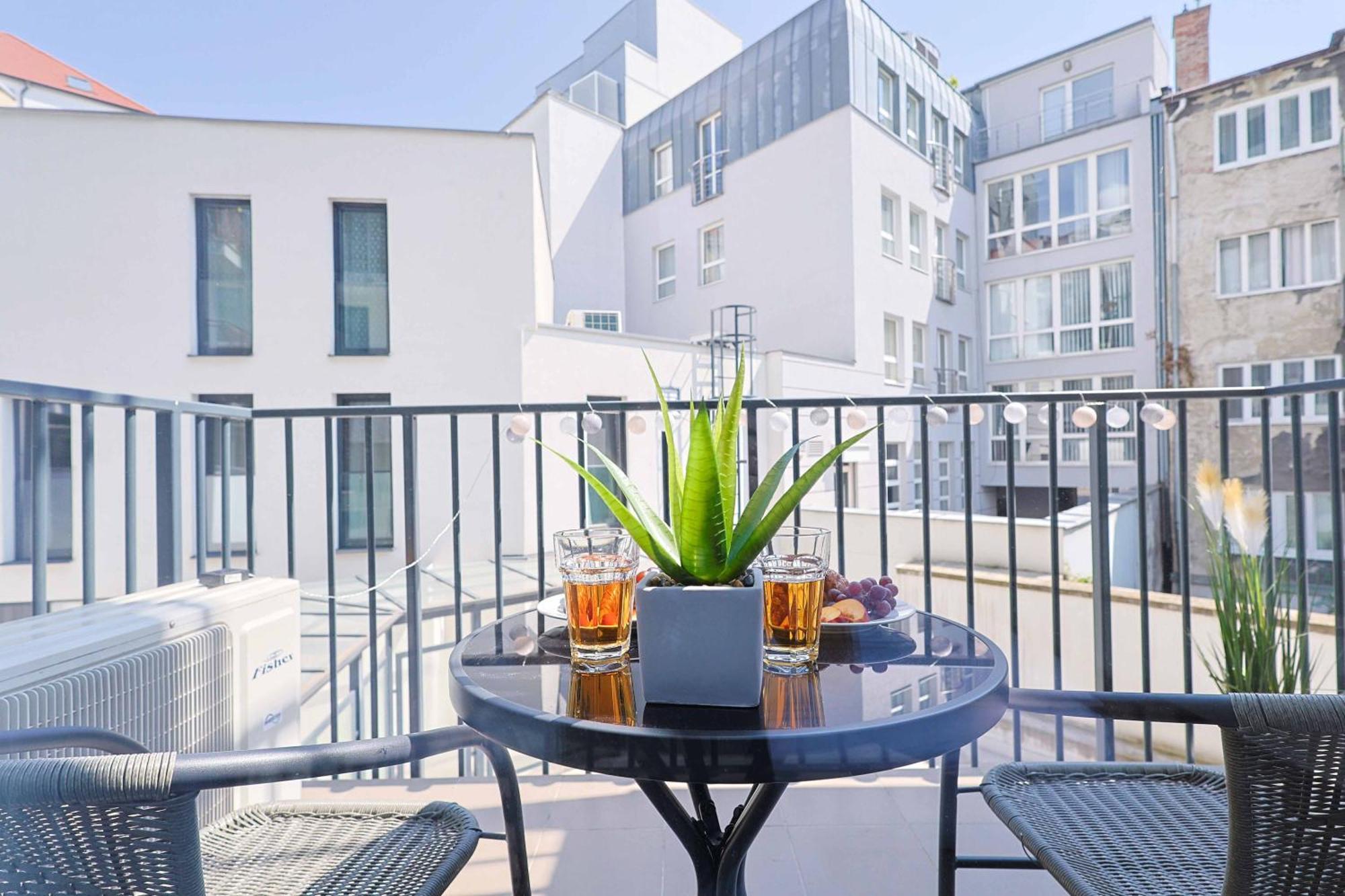 Adamick Place In City Centre With Free Parking Lejlighed Bratislava Eksteriør billede